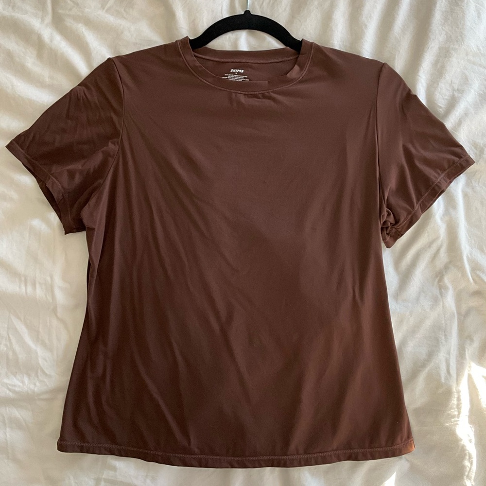 SKIMS Fits Everybody Short Sleeve T-Shirt